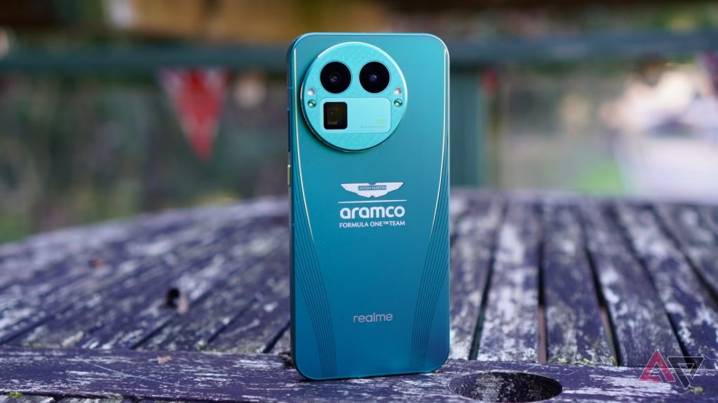 Realme presenta el GT 8 Pro, un móvil potente con gran rendimiento y cámara avanzada 3 realme gt 8 pro aston back 1