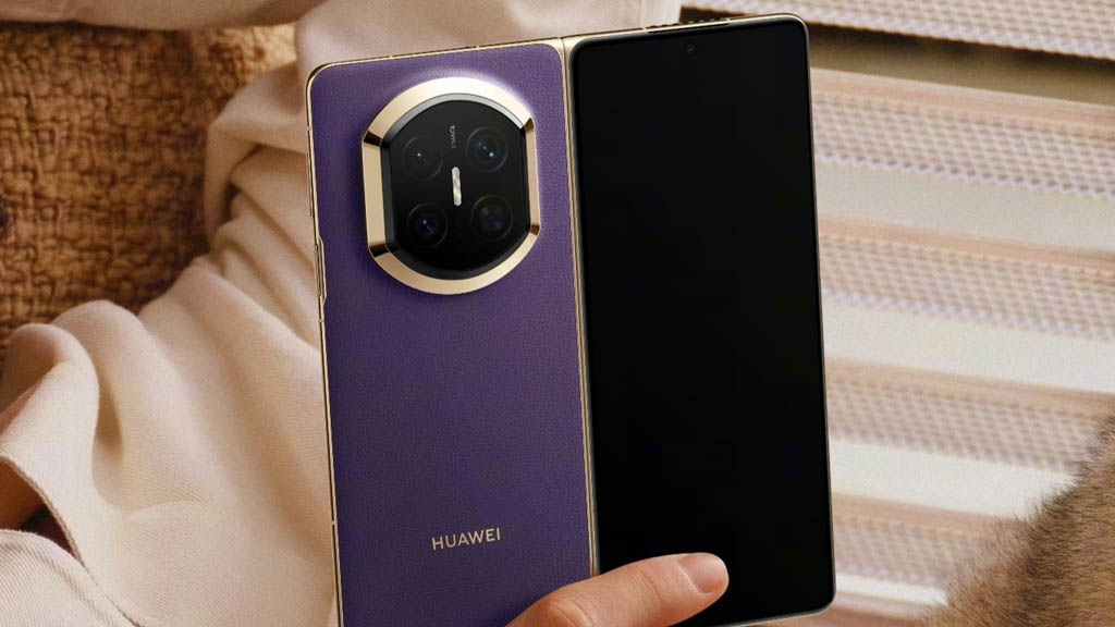 Vista trasera del Huawei Mate X7 en acabado de cuero color púrpura con módulo de cámara circular dorado y pantalla exterior secundaria